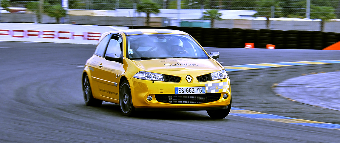 RENAULT MEGANE F1 TEAM R26