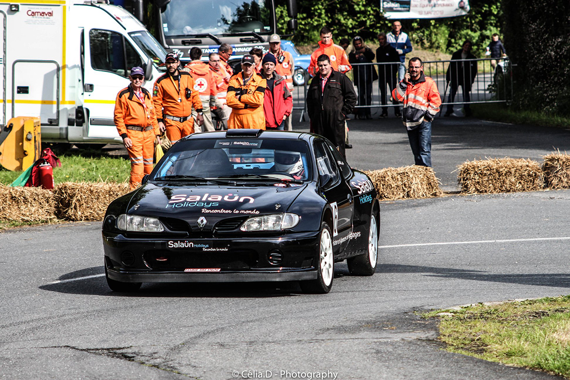 Daniel Rault et sa voiture à Loc Eguiner